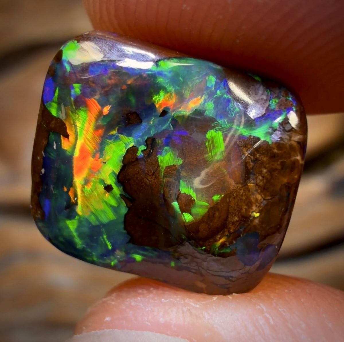 10.3cts - Queensland Boulder Seam Opal. Metallic Colours!