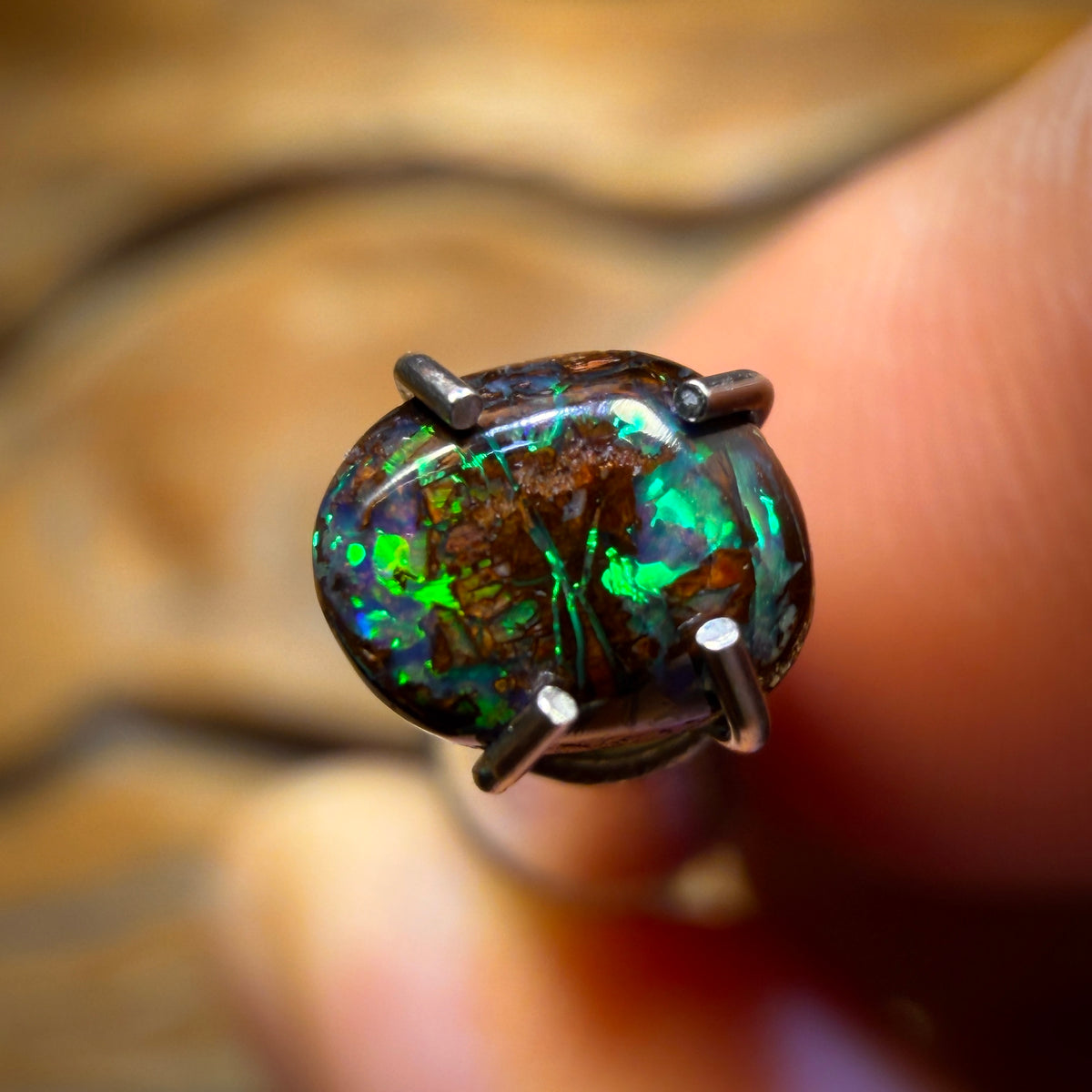 0.4 Karat - Australischer Boulder-Opal aus Yowah