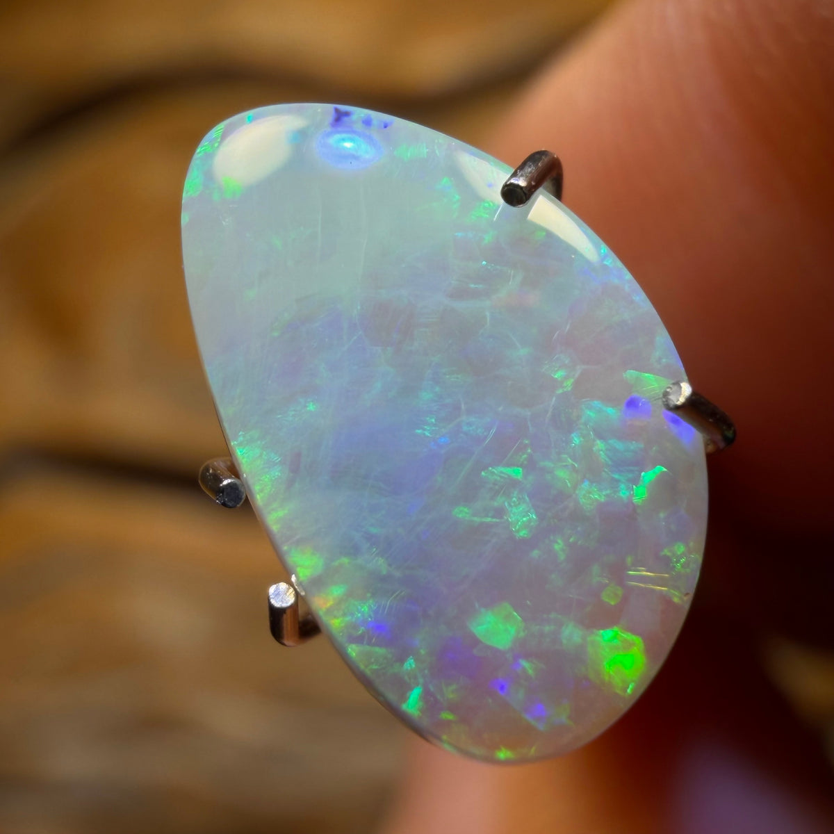 1.6cts - Dark Opal from Lightning Ridge