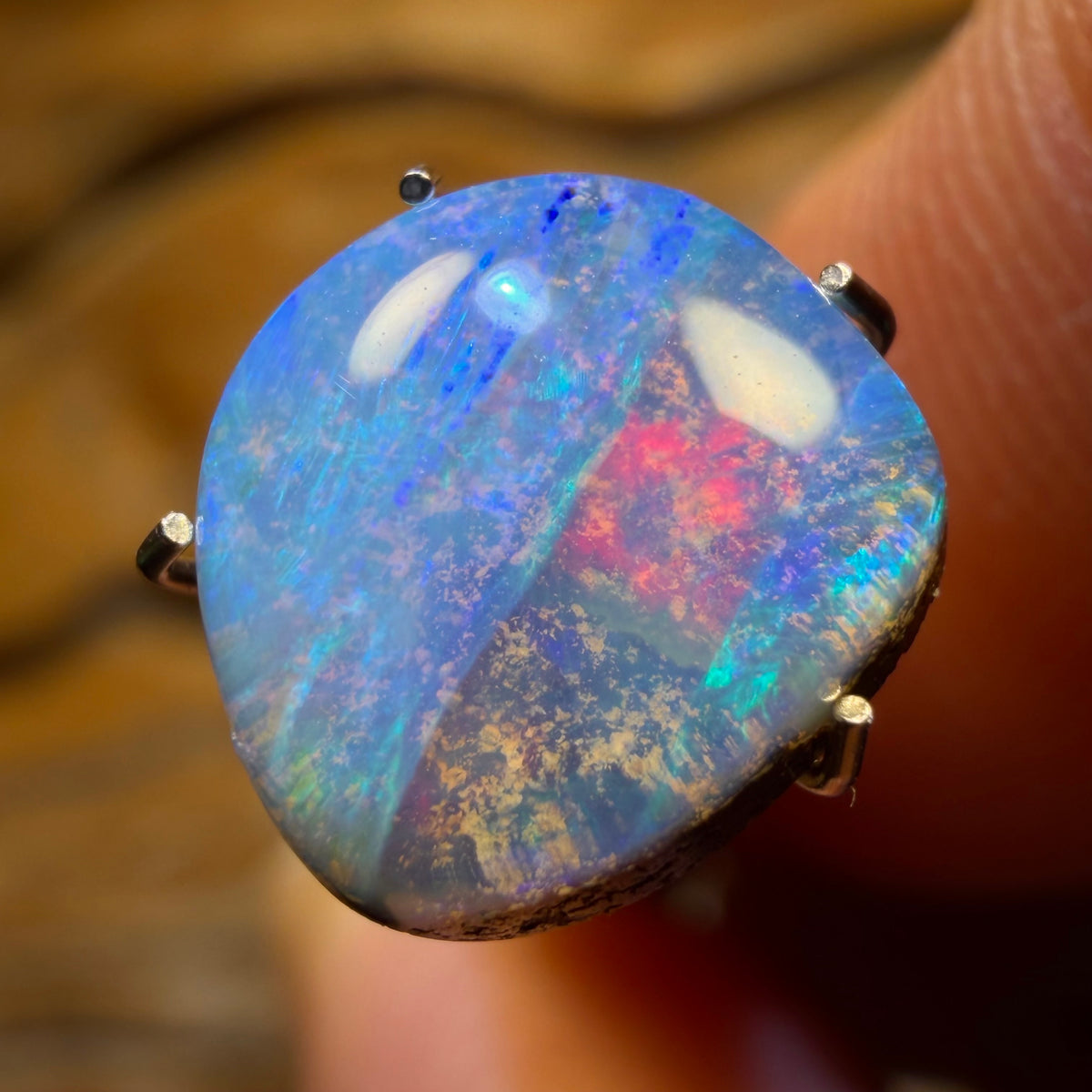 Fire on Ice! 2.3cts - Queensland Boulder Seam Opal. Australian Opal