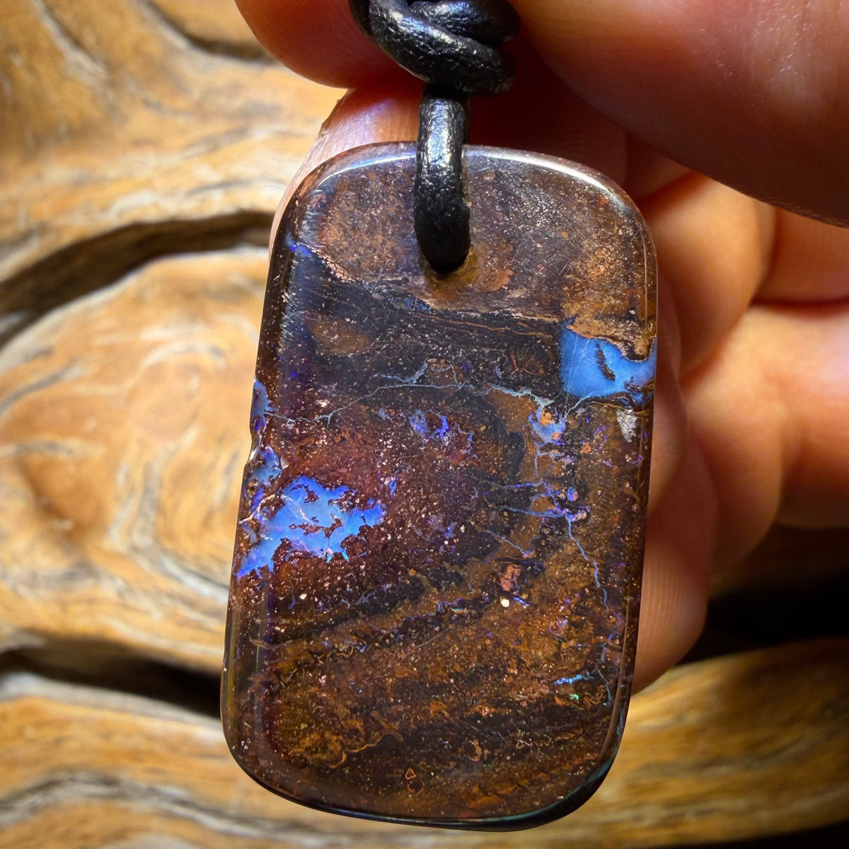34 x 20mm – Gebohrte Stammes-Queensland-Boulder-Opal-Halskette