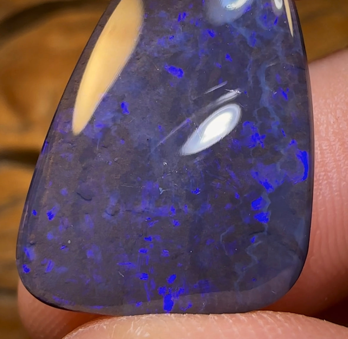 16.9cts - Australian Midnight Blue Black Queensland Boulder Seam Opal