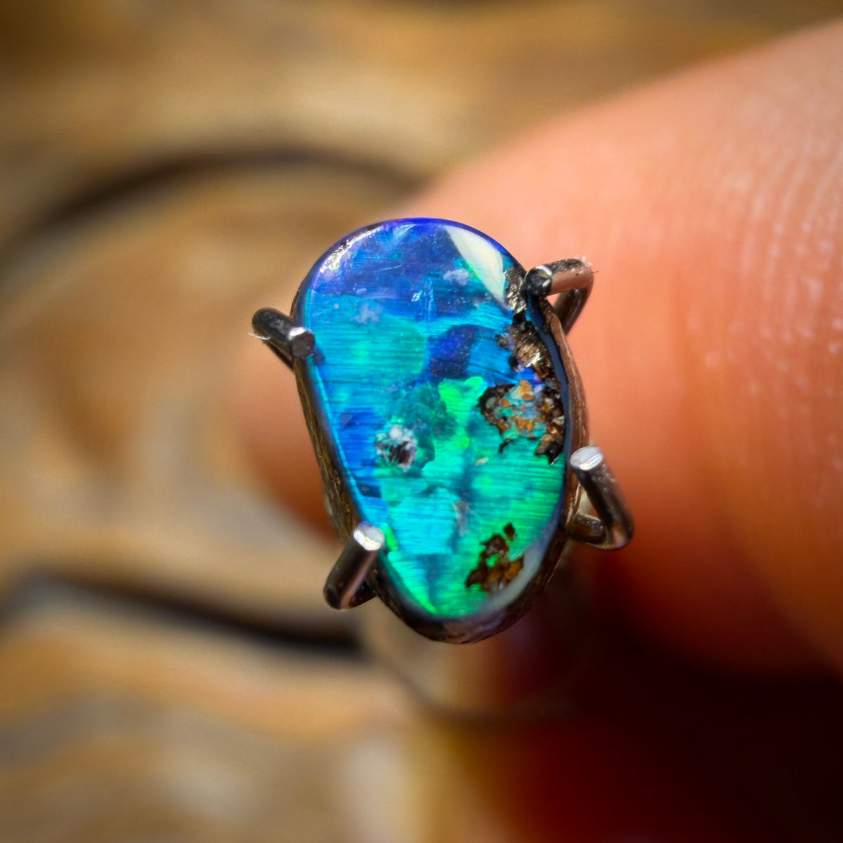 🔨 AUCTION 🔨 0.55cts - Australian Boulder Seam Opal from Queensland