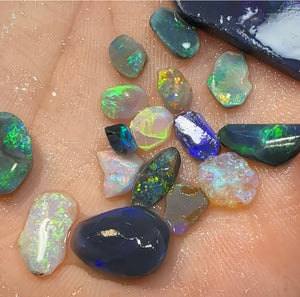 23.3cts - Lightning Ridge Black Opal Rough/Rubs - Opal Whisperers