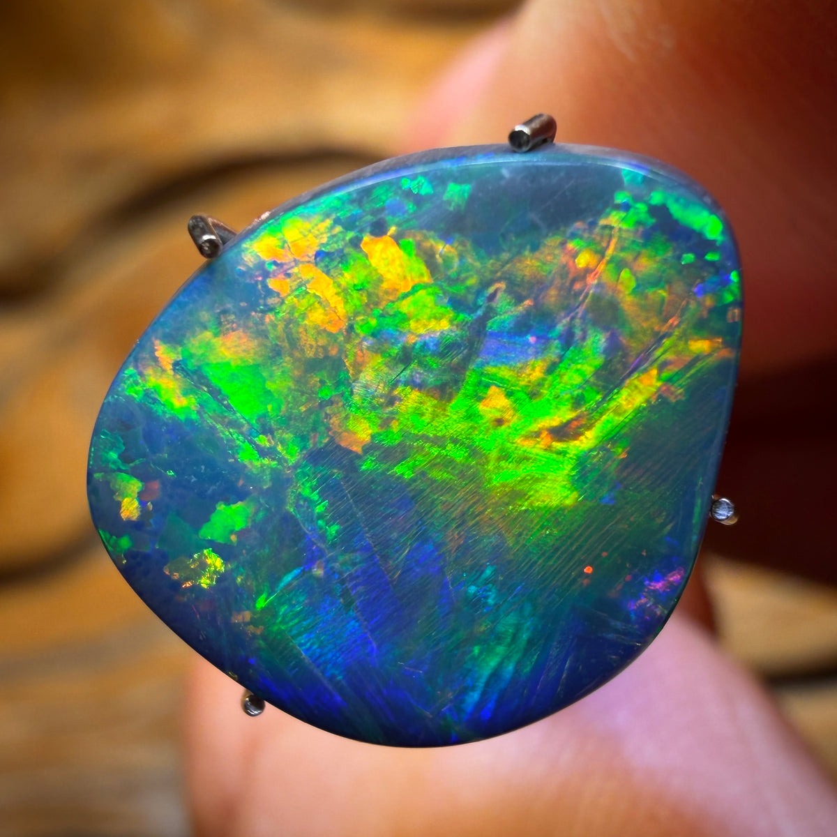 3.6cts - Lightning Ridge Opal-Doublette