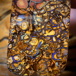 35 x 22 mm – Gebohrte Stammes-Boulder-Opal-Halskette aus Queensland