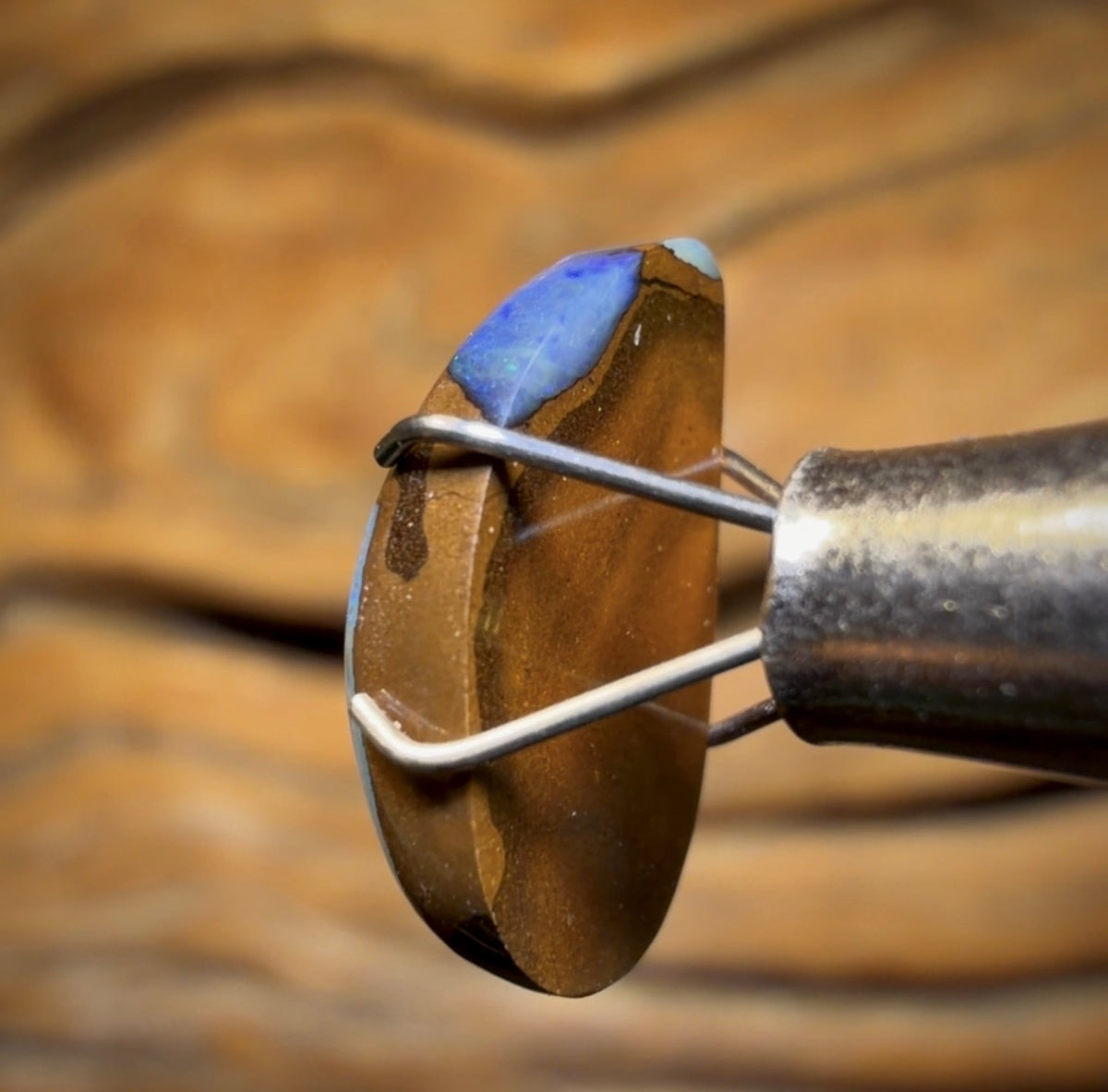 🔨 AUCTION 🔨 No Reserve 3.4cts - Queensland Boulder Seam Opal from Winton. Australian Opal