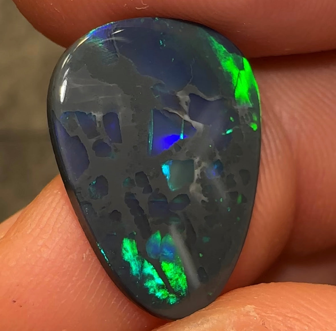 4.9cts - Lightning Ridge Solid Black Opal - Opal Whisperers