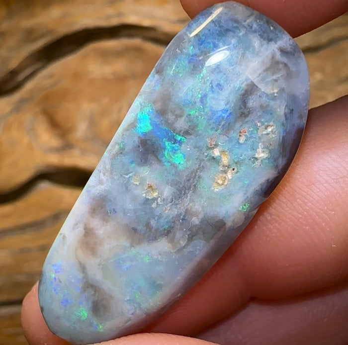 🔨 AUCTION 🔨 Carvers Delight 28.4cts - Lightning Ridge Semi Black Opal Rub