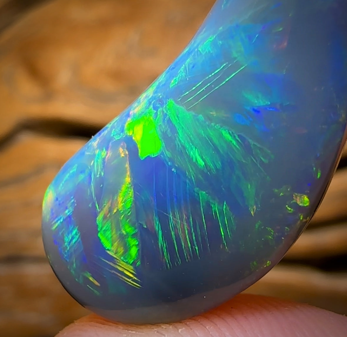 18.1cts - Super Stone Rare South Australian Dark Opal. Multicolour Magic with Amazing Pattern.