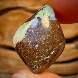 10.1cts - NICE GEM Australian Boulder Seam Opal