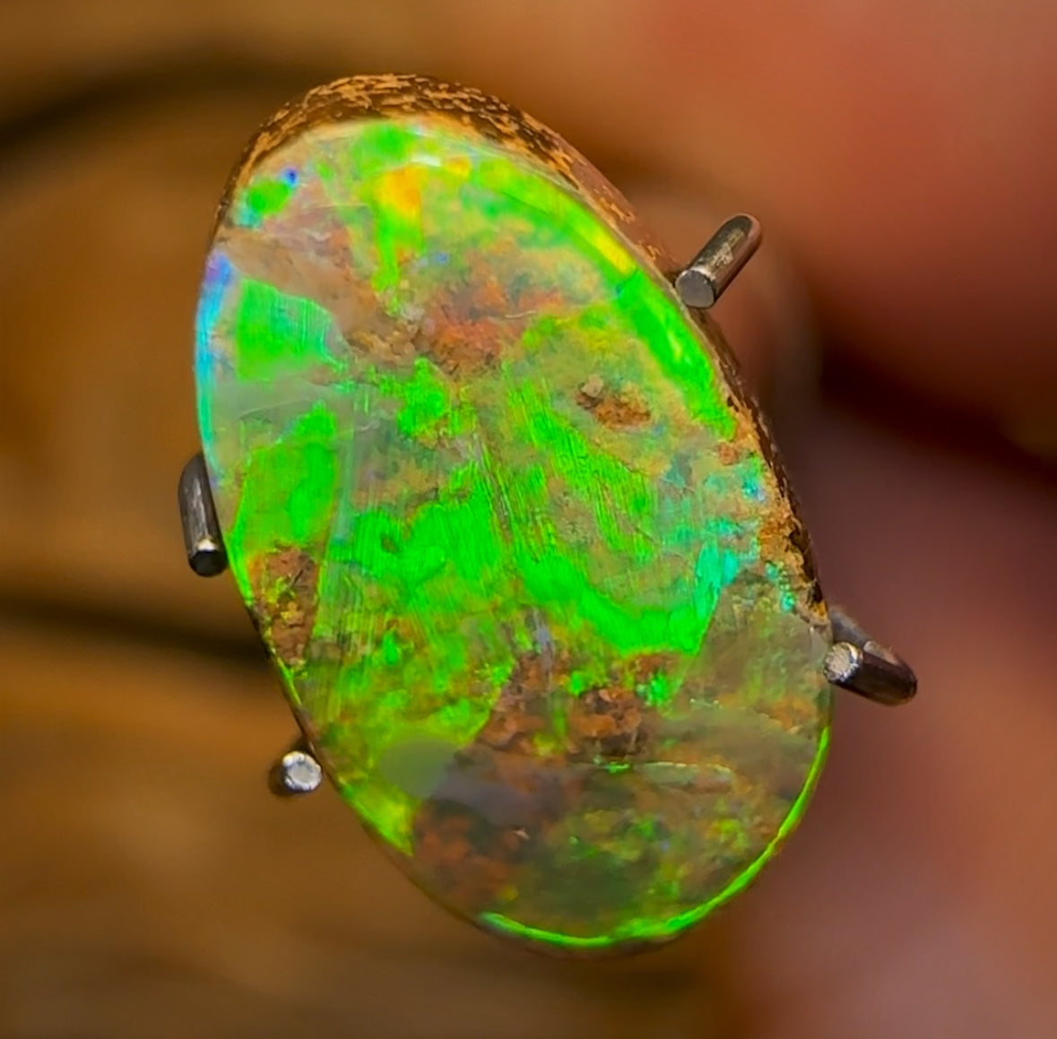 1.95cts - “Green Sheen”Queensland Boulder Seam Opal