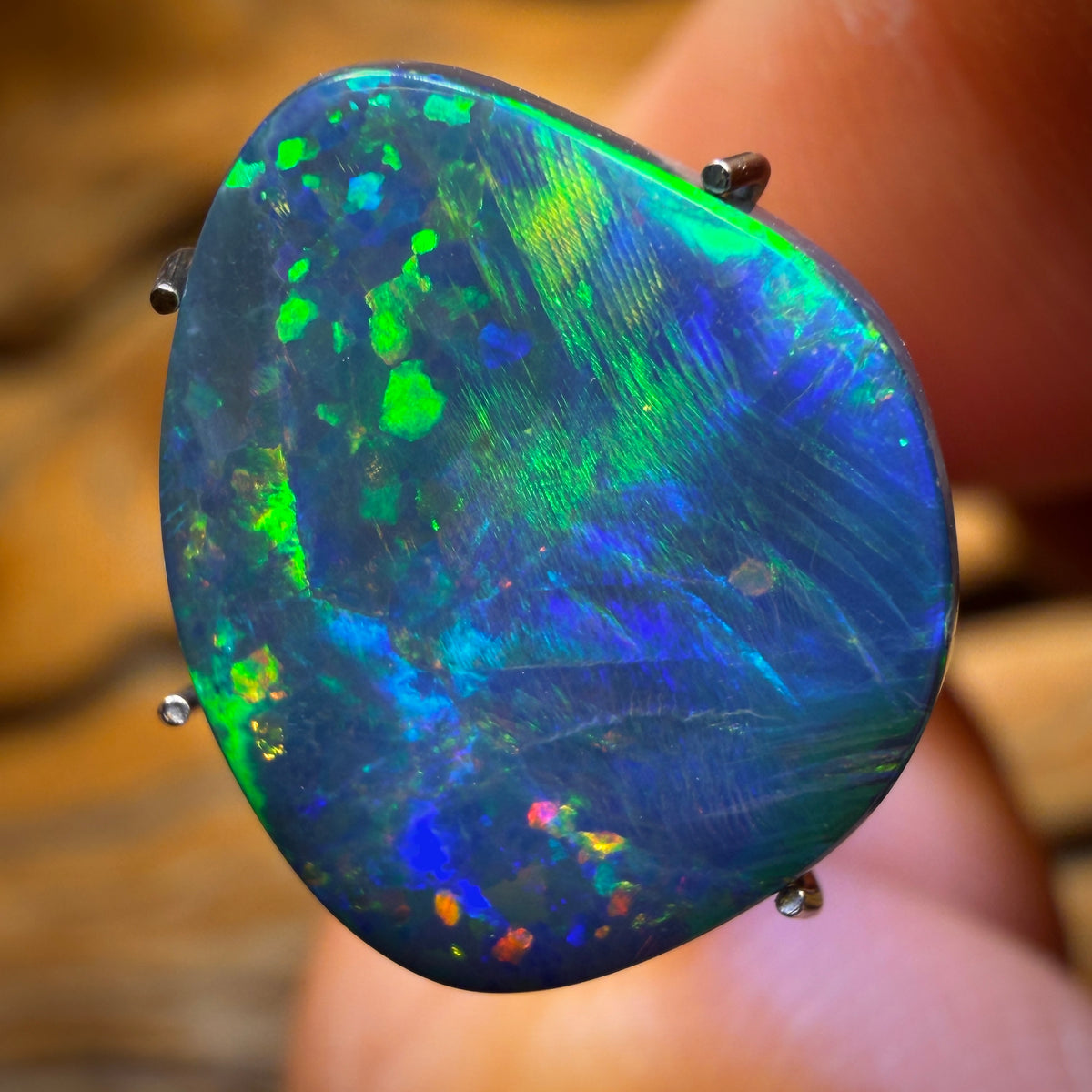 3.6cts - Lightning Ridge Opal-Doublette