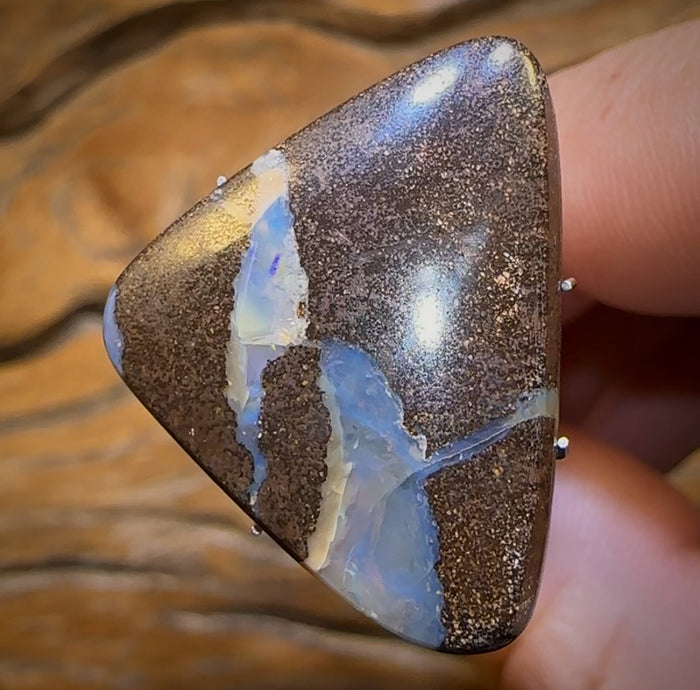 🔨 AUCTION 🔨 No Reserve 21.9cts - Queensland Boulder Seam Opal