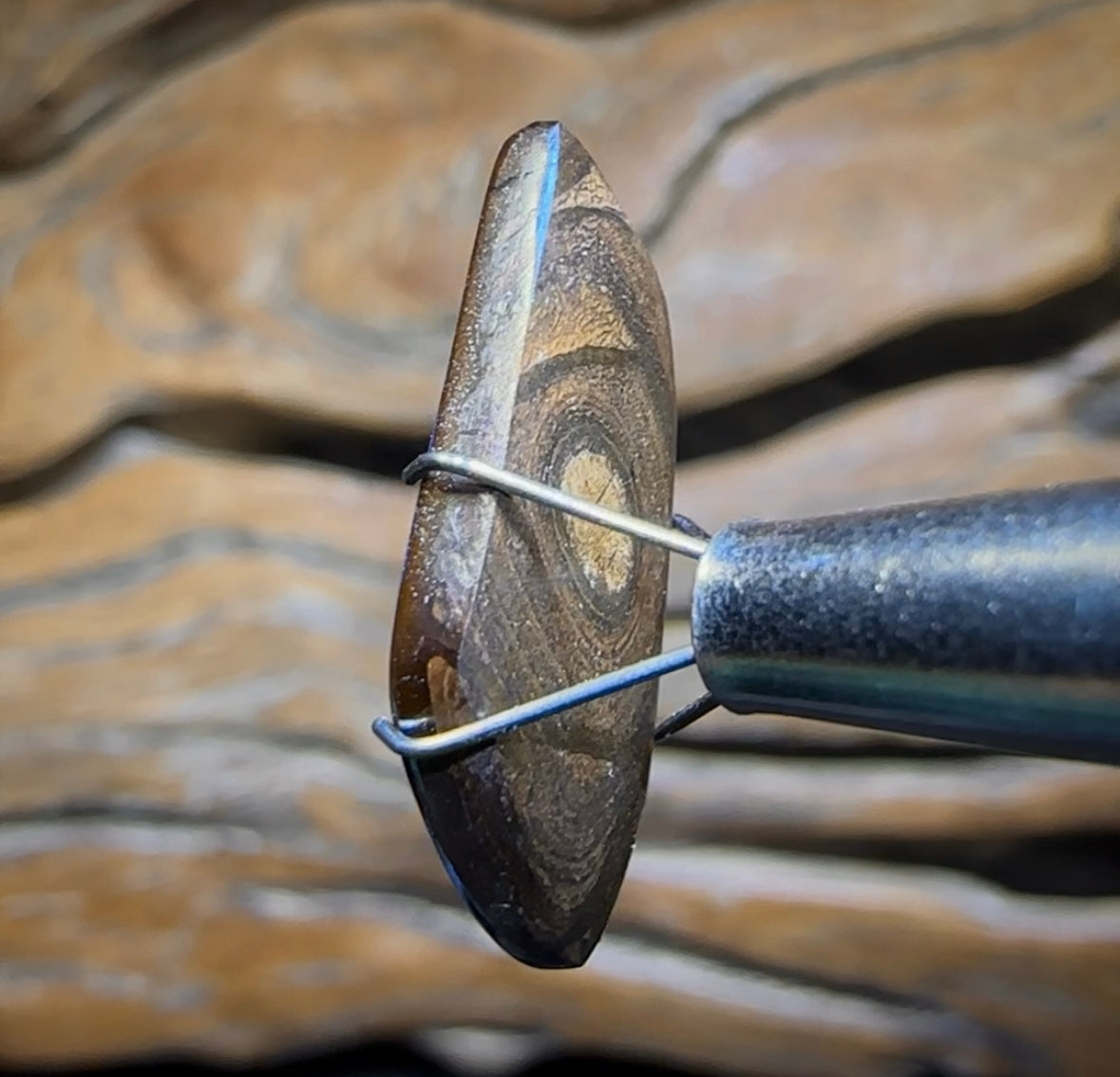 7.3cts - “Electric Purple”Queensland Boulder Seam Opal