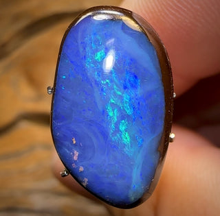 13,4 ct – Seltener Yowah-Nuss-Kristall-Opal im Zentrum