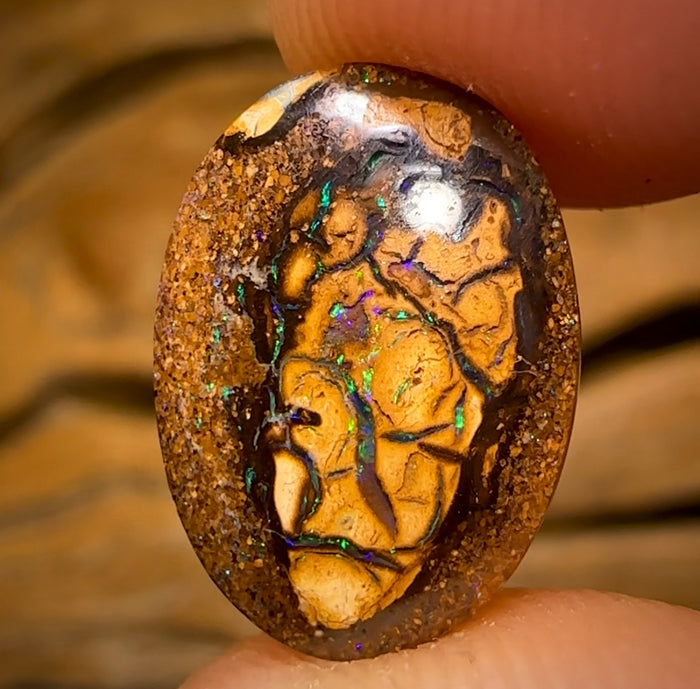 🔨 AUCTION 🔨 5.2cts - Tribal Queensland Boulder Opal. Double Sided