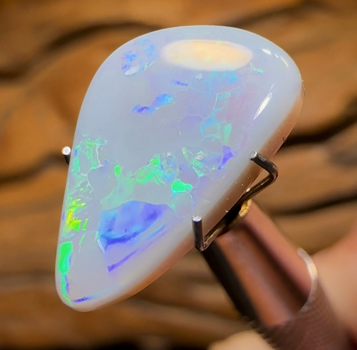 4.4cts - Dark Opal from Lightning Ridge - Opal Whisperers