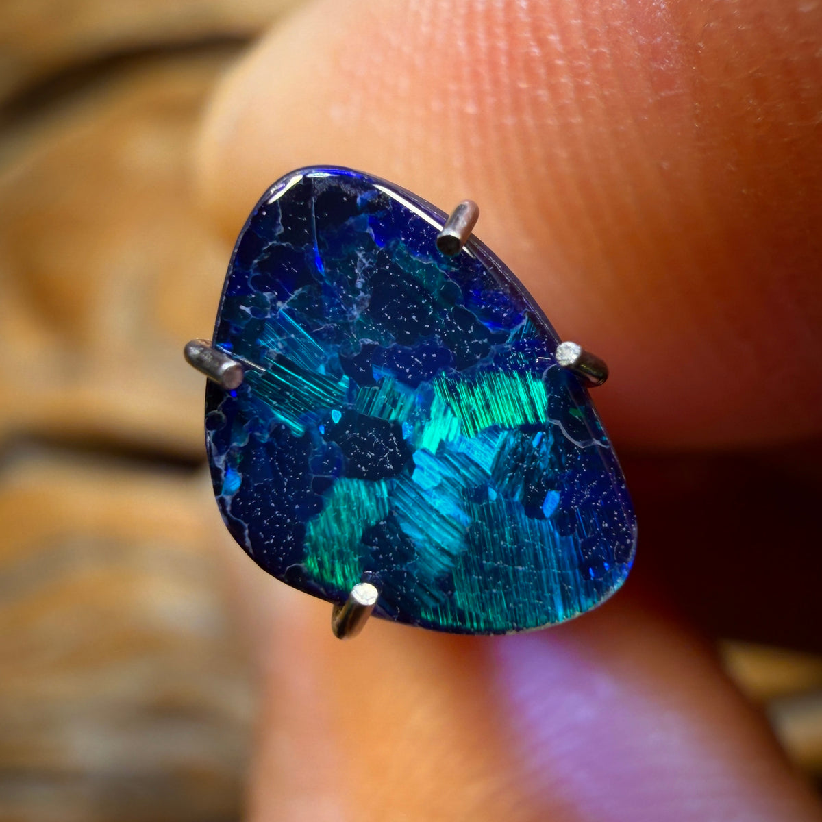Auktion Nr. 1.1cts - Lightning Ridge Opal-Doublette