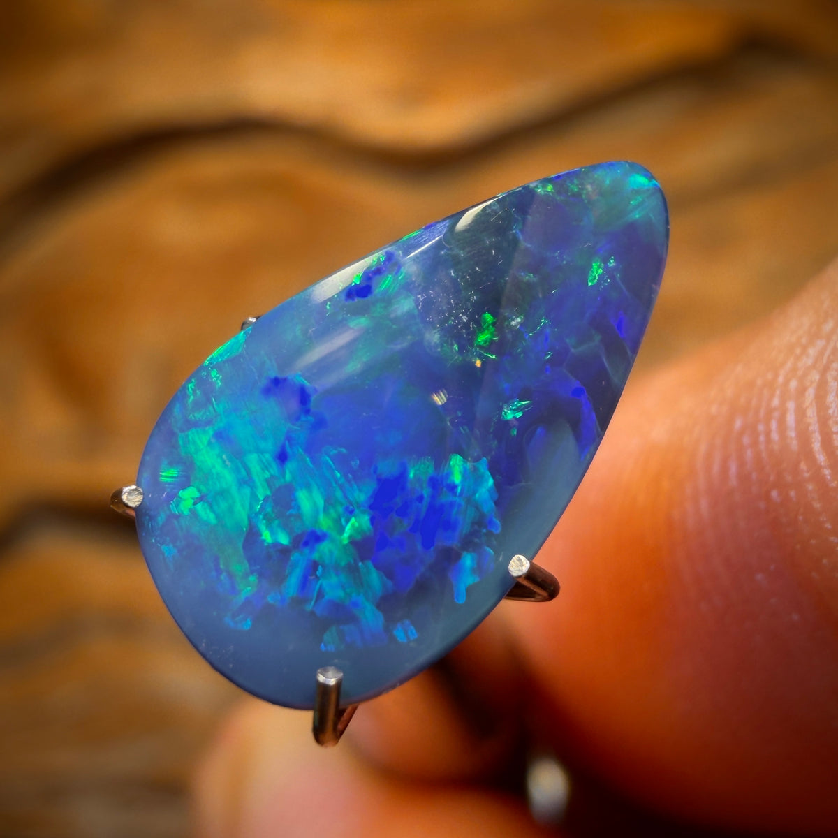 3.2cts - Australian Boulder Opal Doublet