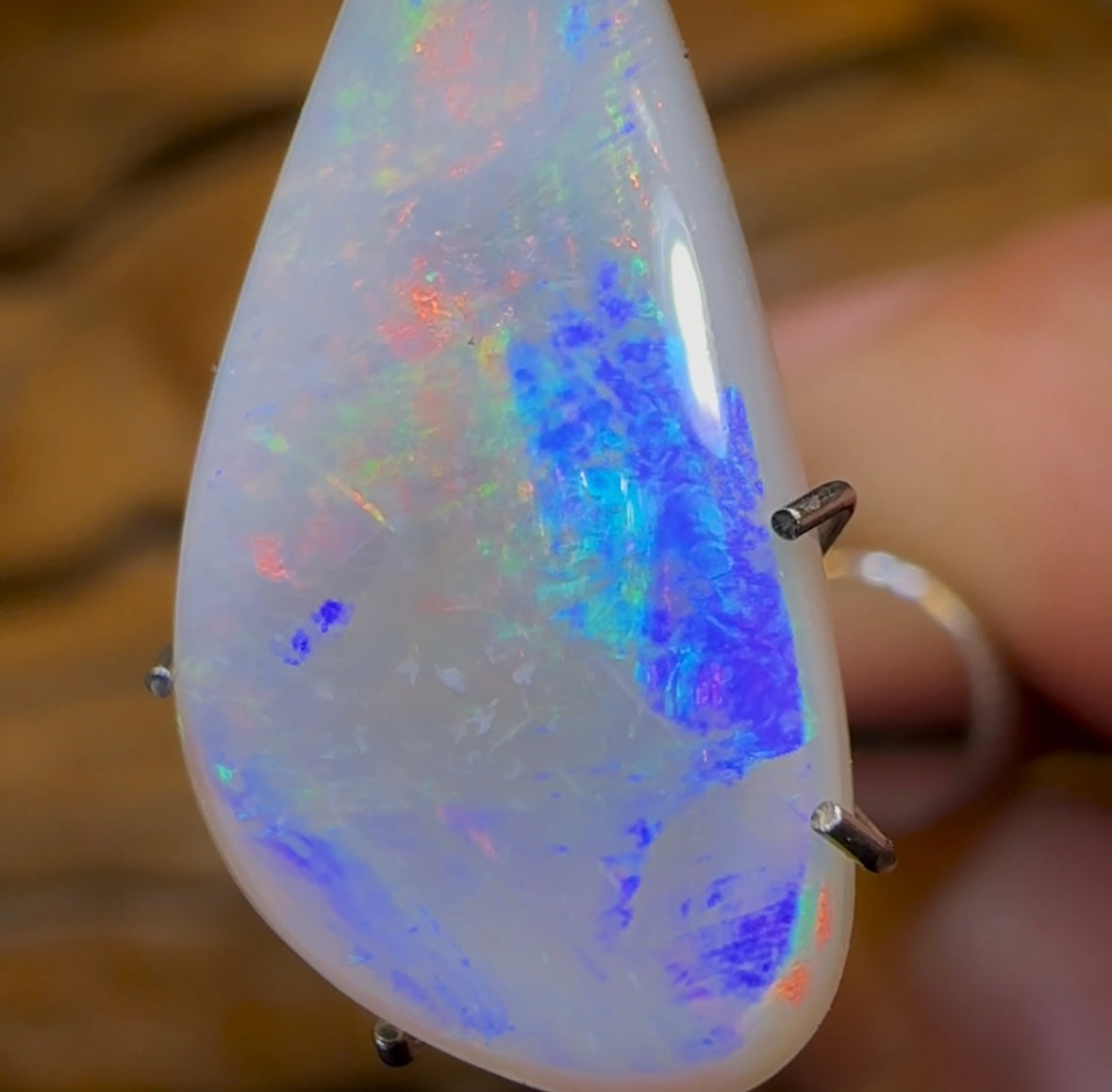 4.6cts - Rare Mintabie Light Opal. Decades Old ISAACS CUT - Opal Whisperers