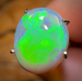 2,4 ct – „Grüner Blitz 3“ Edelstein Lightning Ridge Dunkler Opal