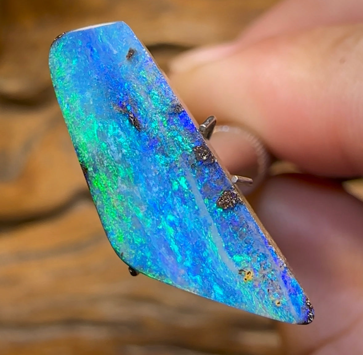 6.3cts - Winton Seam Opal. Australian Opal - Opal Whisperers