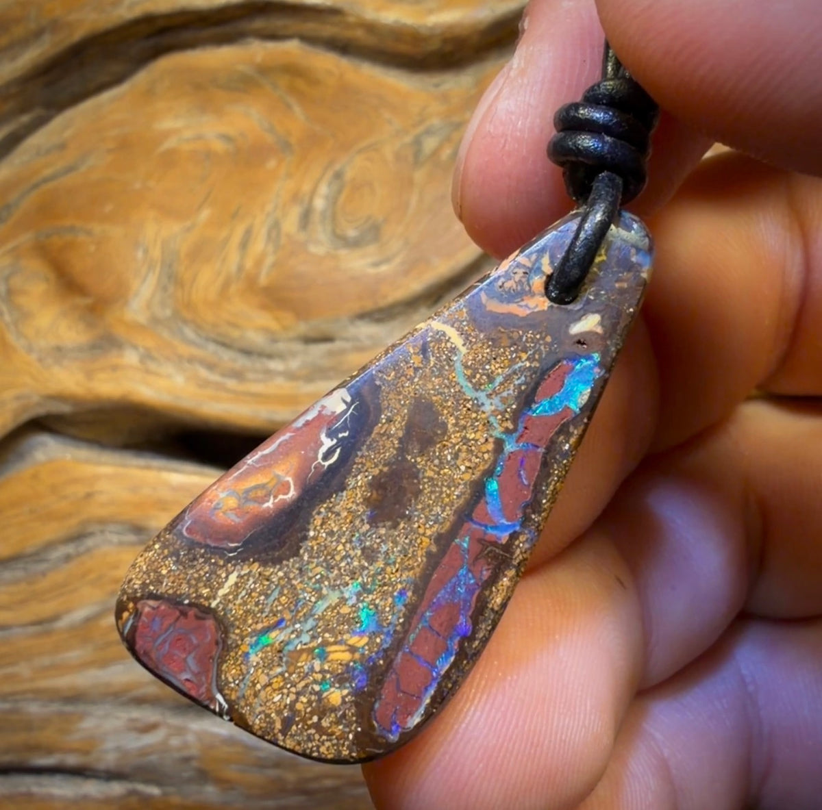 Collier en opale boulder du Queensland, style tribal, percé, 39 x 18 mm