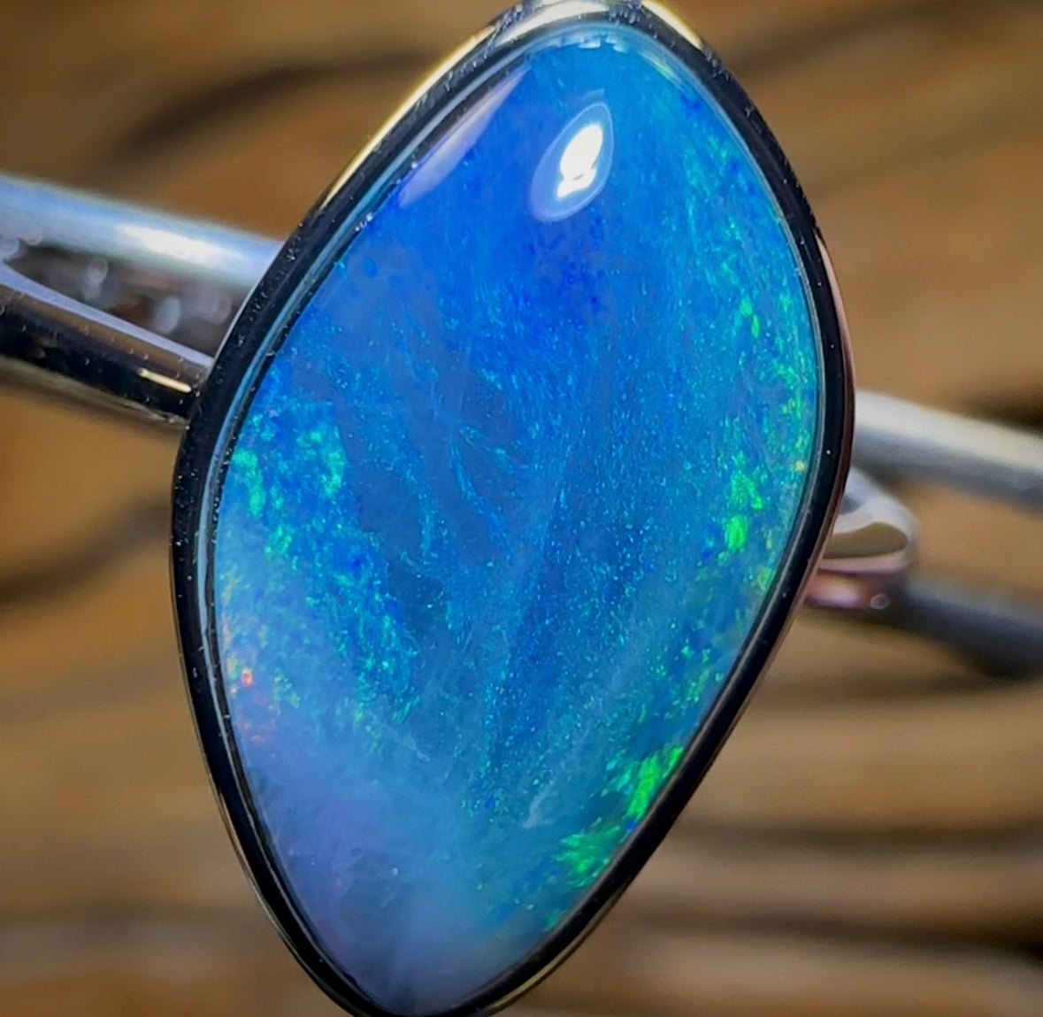 Pipì Shell Sterling Silver - Queensland Boulder Opal Doublet Ring - Opal Whisperers