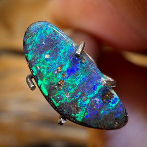 1,3 Karat – Australischer Boulder-Seam-Opal aus Winton