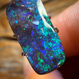 7.1cts - Top Australian Boulder Seam Opal from Winton