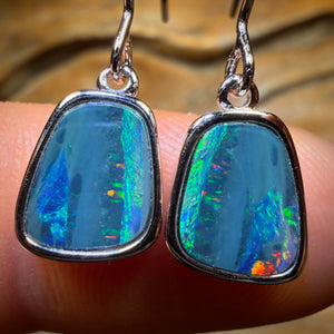 (61) Sterlingsilber - Australischer Boulder-Opal-Doubletten-Haken-Ohrringe