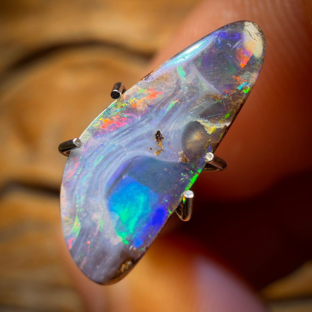 1.9cts - Wow Picture Stone Queensland Boulder Seam Opal. Australian Opal