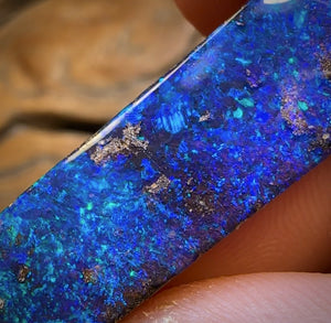 20.2cts - Gem Queensland Boulder Seam Opal. Reef Pattern!