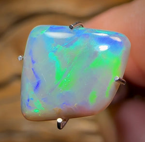 2.3cts - Lightning Ridge Dark Opal