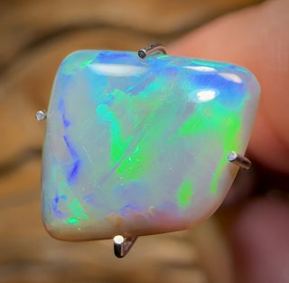 Opale noire Lightning Ridge de 2,3 ct