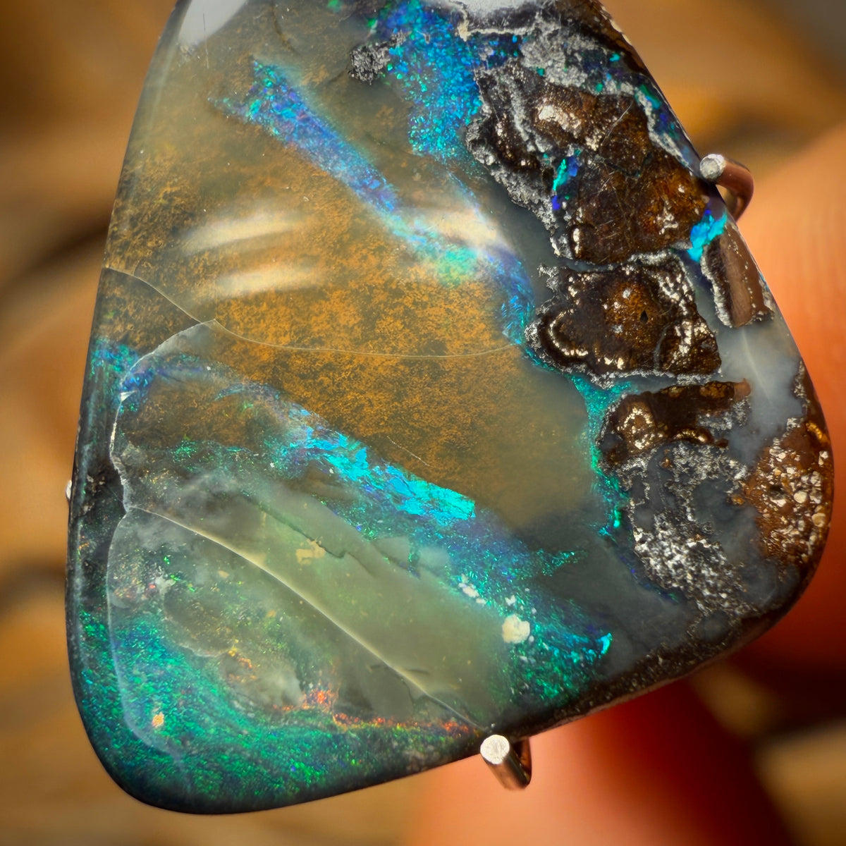🔨 AUCTION 🔨 5.3cts - Queensland Boulder Seam Opal. Australian Opal