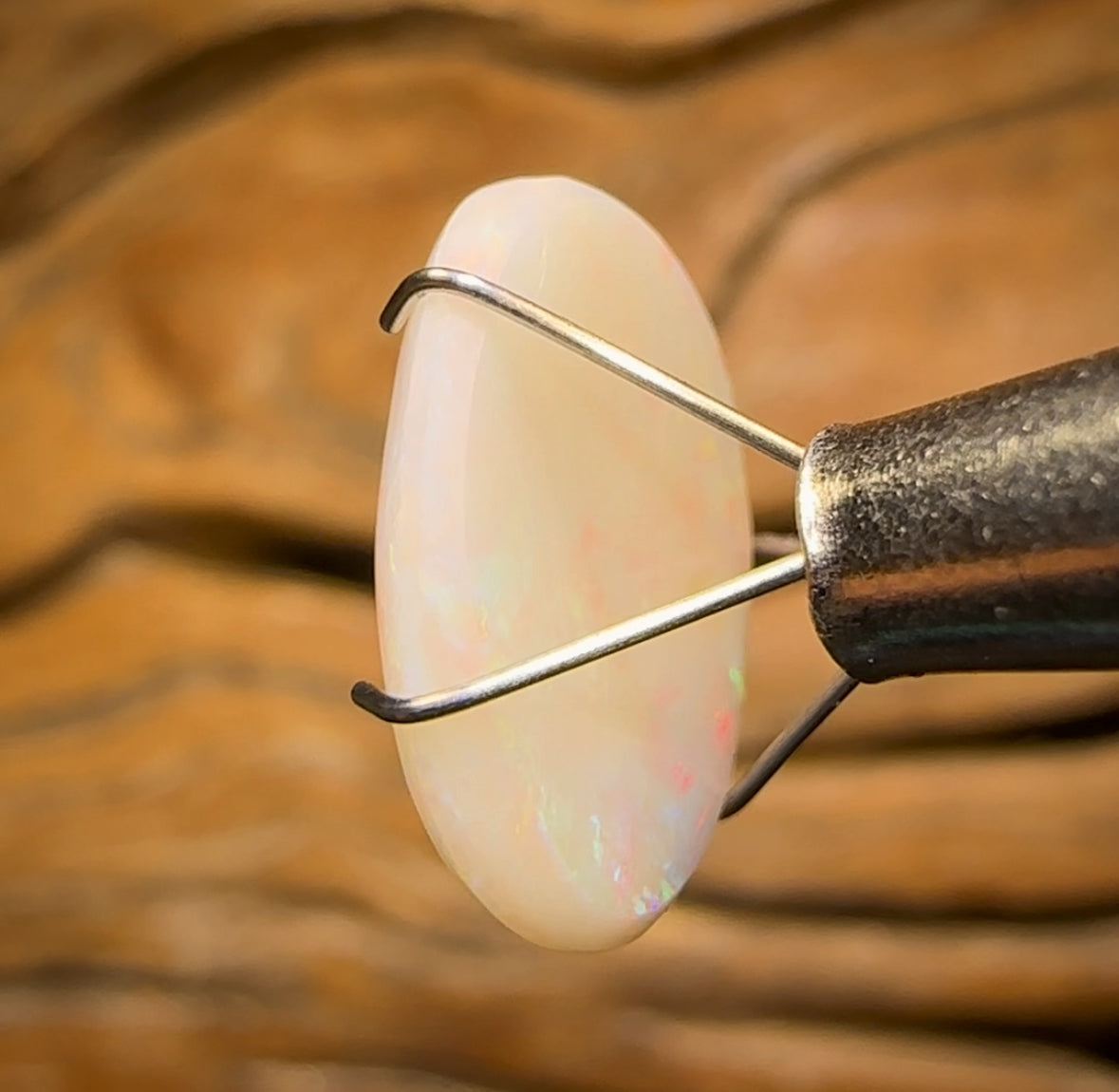 Auction Fall-Through = Your Gain! 🔥 Now More Than 50% Off RRP 🚨  4.15cts - South Australian White Opal. RECUTTER’S DELIGHT