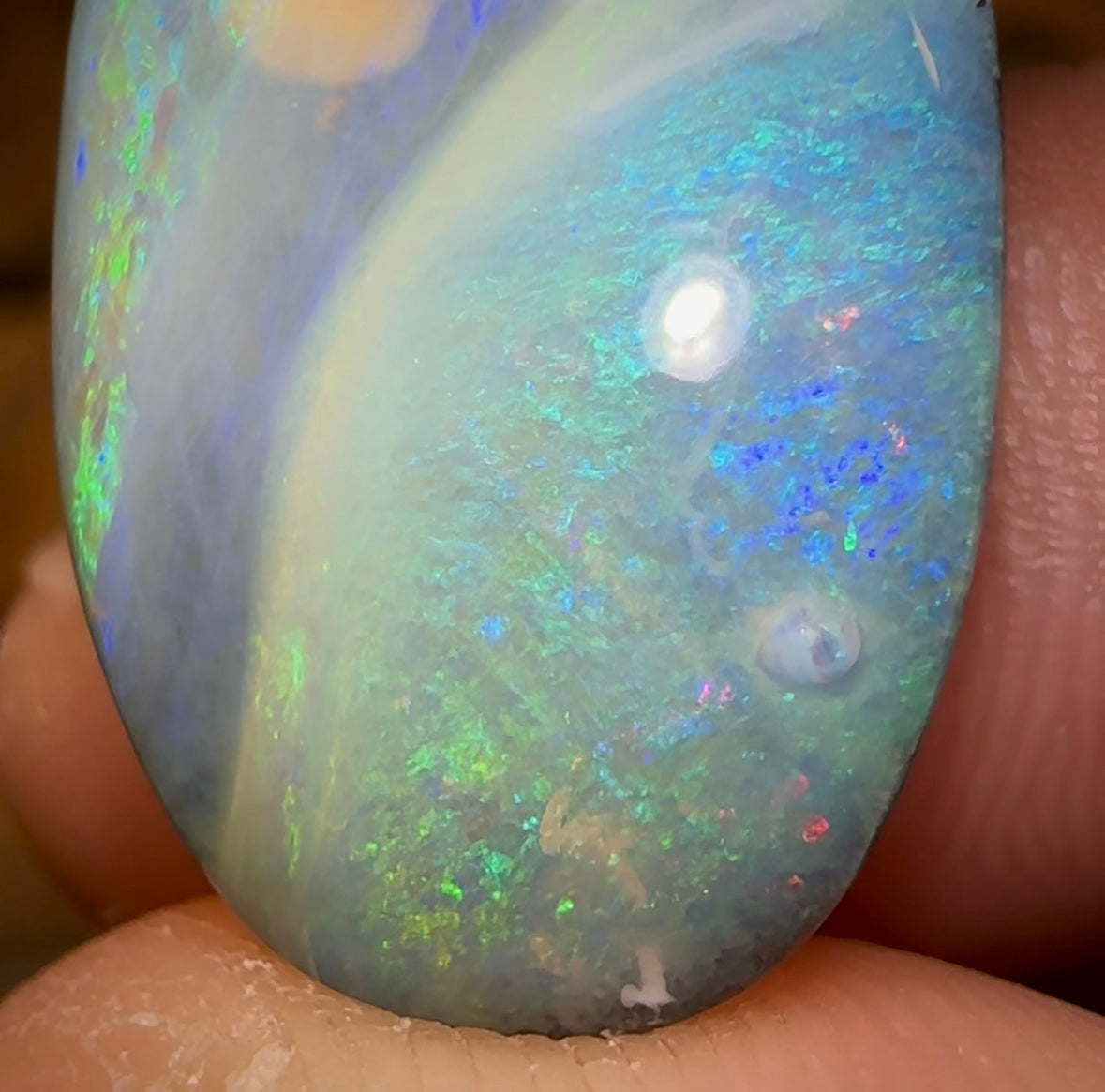 18.6cts - “Currents” Queensland Boulder Seam Opal - Opal Whisperers