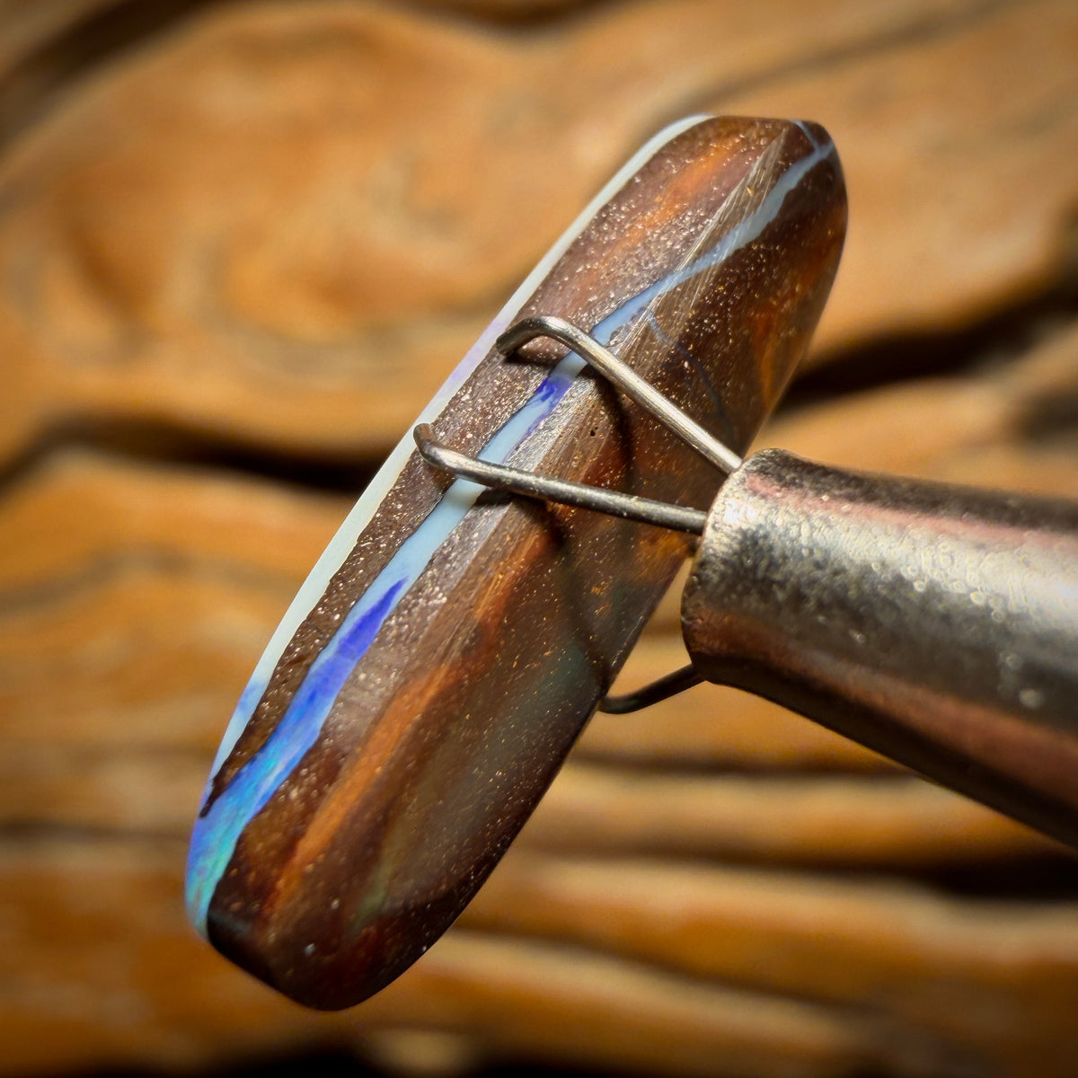 Bargain Card! 7.5cts - Australian Boulder Seam Opal