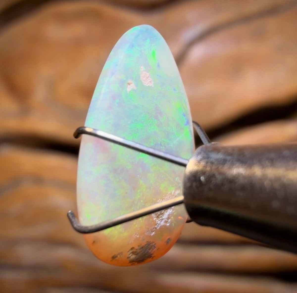 2.8cts - Lightning Ridge Crystal Opal