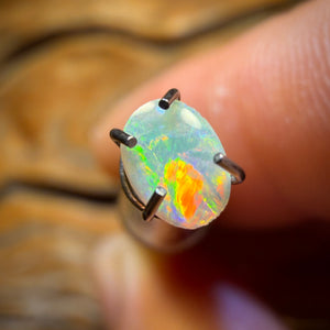 0.1cts - Südaustralischer weißer Opal aus Coober Pedy