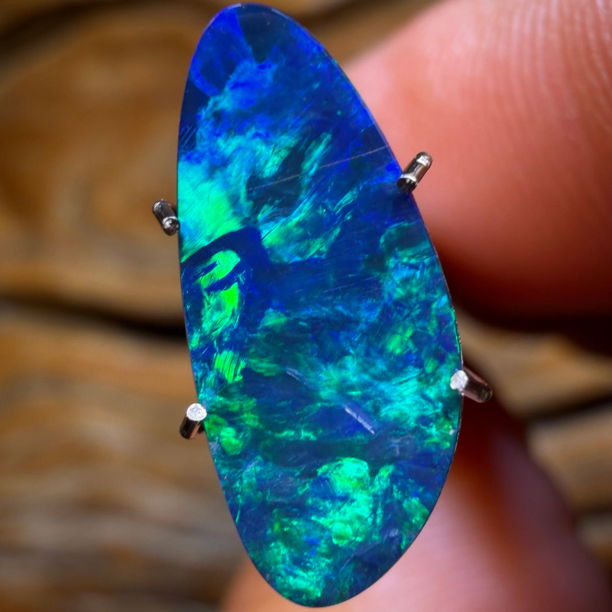 2.1cts - Australian Boulder Opal Doublet