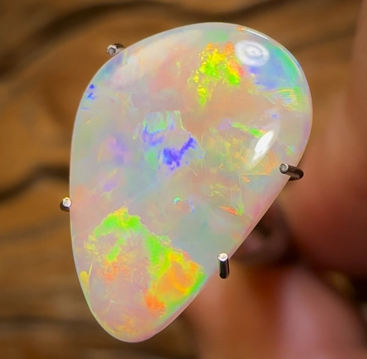 2.55cts - Top South Australian Crystal Opal