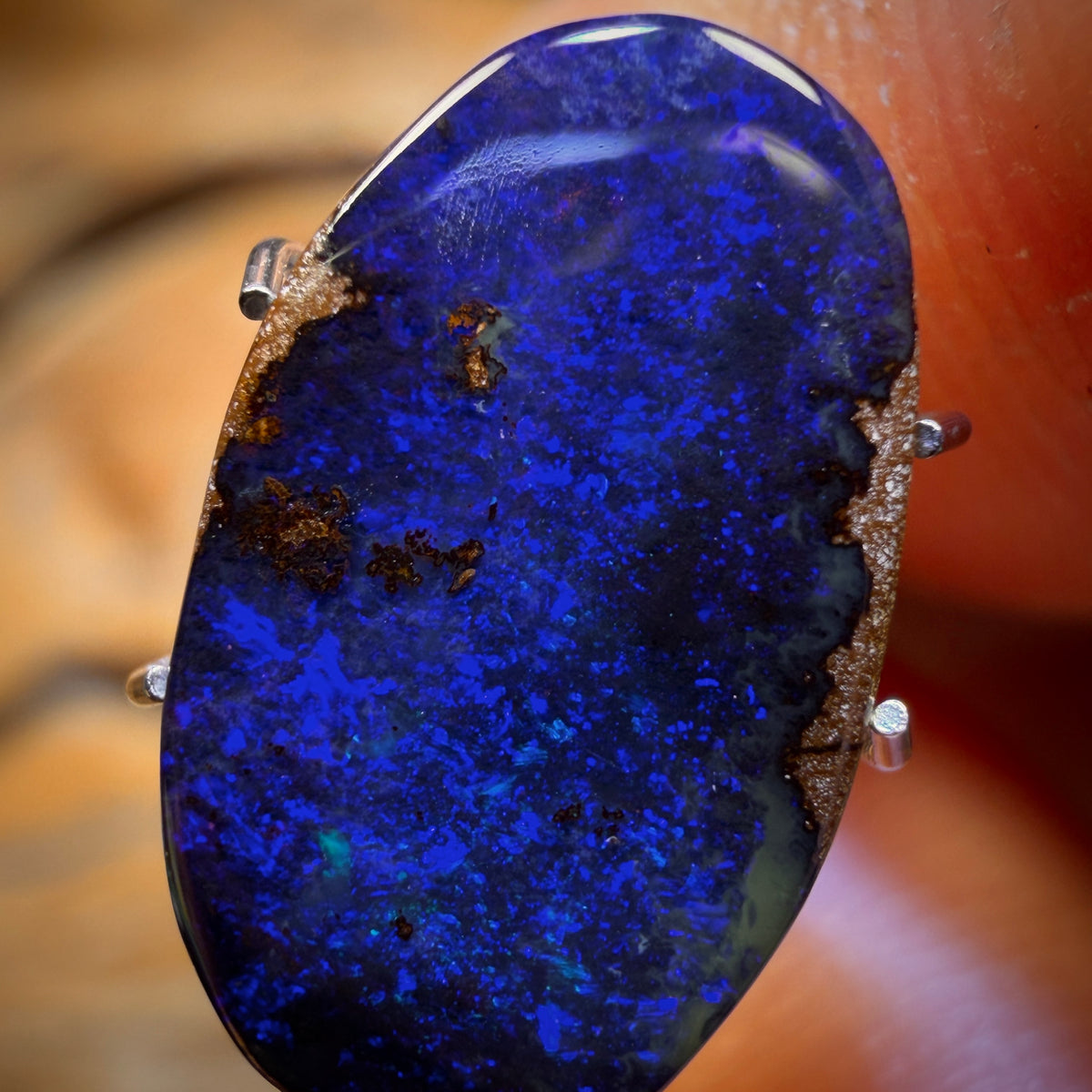 4.1cts - Queensland Boulder Seam Opal. Australian Opal BARGAIN!