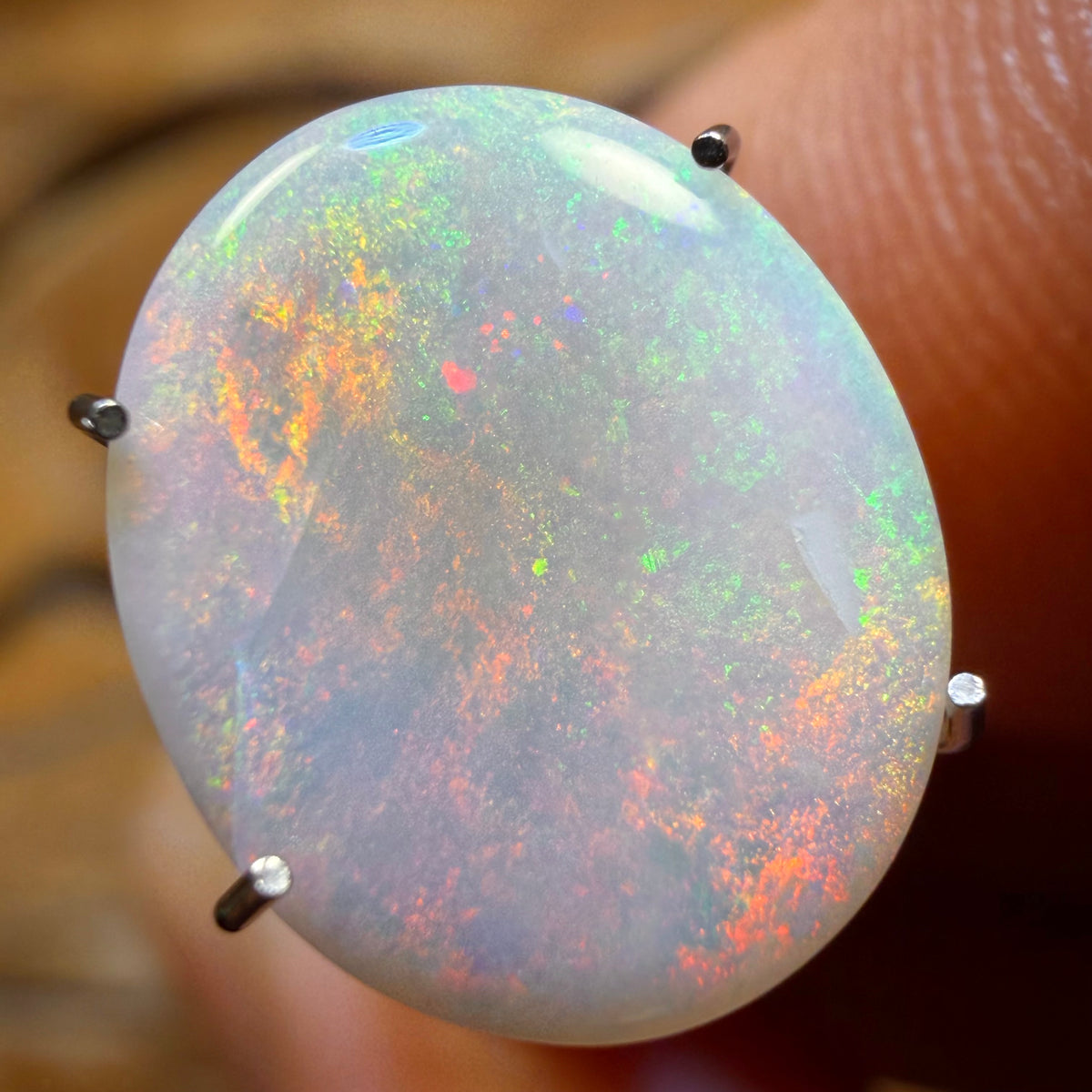 Auktion Nr. 2,3 ct - Südaustralischer Weißer Opal aus Coober Pedy