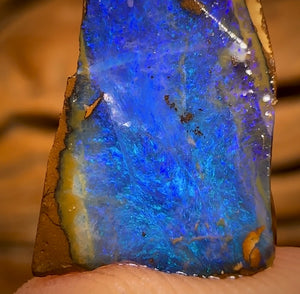 Bargain Card! 11.4cts - Queensland Boulder Seam Opal Rough Piece