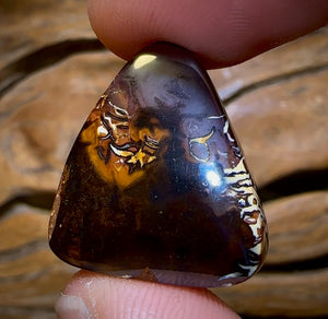 🔨 AUCTION 🔨 No Reserve 35.8cts - Tribal Pattern Queensland Boulder Opal from Koroit