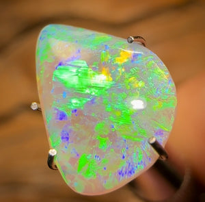 1.3cts - Lightning Ridge Dark Opal