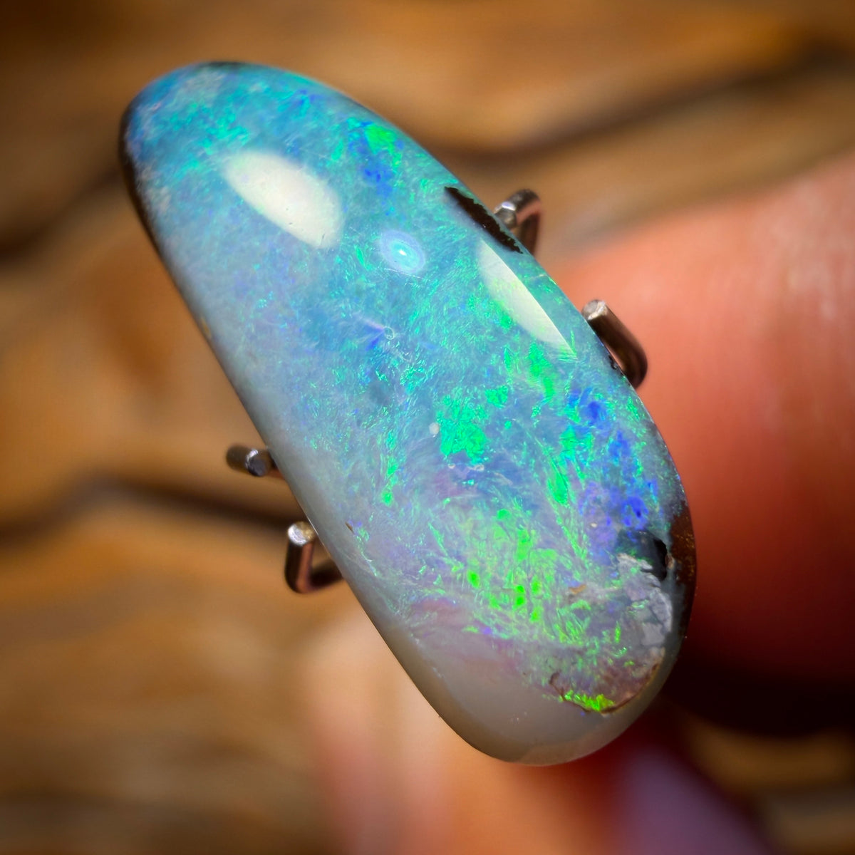 Wild Card! 3.2cts - Queensland Boulder Seam Opal. Australian Opal